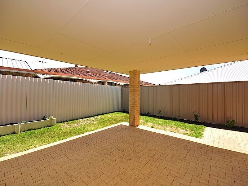 2A Classon Gardens, Leeming WA 6149