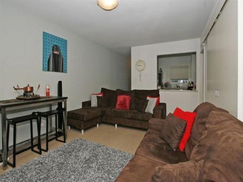 15/15 Rosalind Way, Coolbellup WA 6163