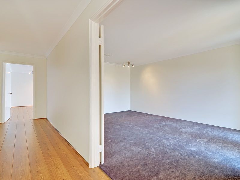 6 Cranbourne Way, Darling Downs WA 6122