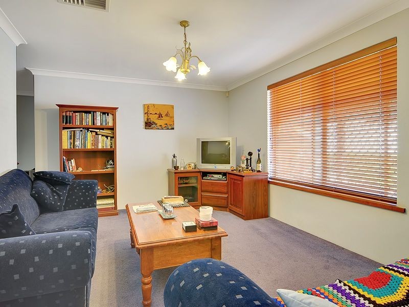 17B Carnation Place, Yangebup WA 6164