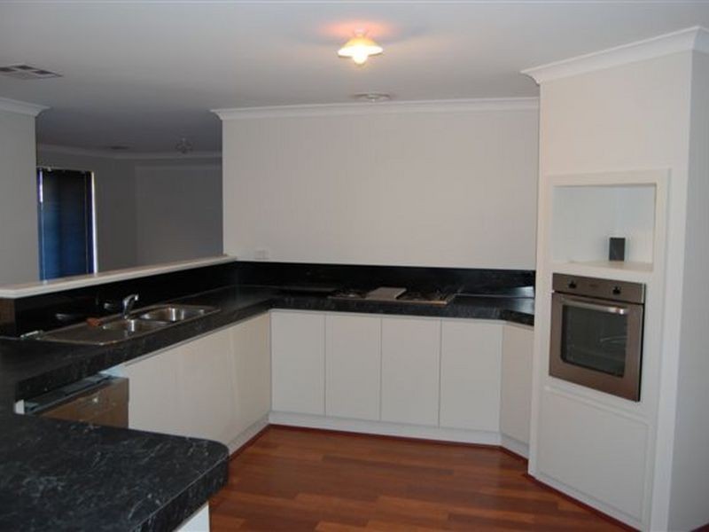 16 Freycinet Circuit, Aubin Grove WA 6164