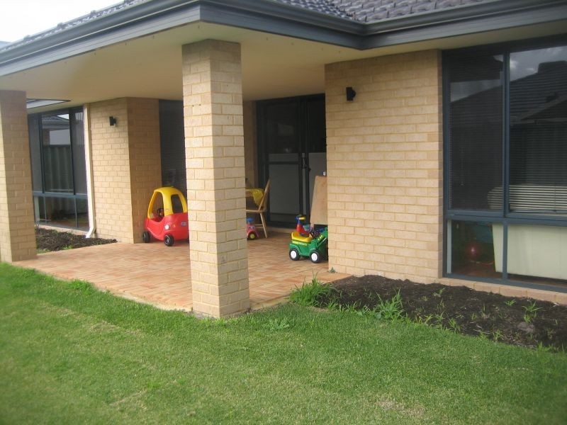 16 Freycinet Circuit, Aubin Grove WA 6164