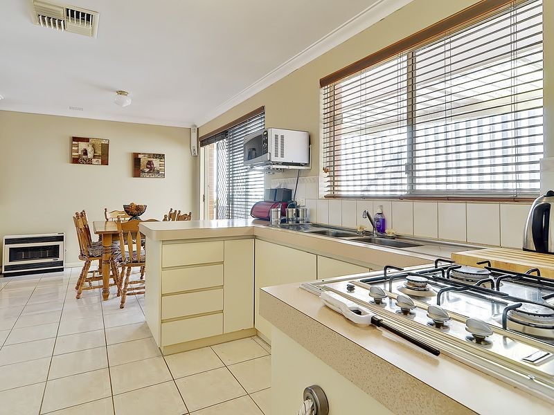 2/4 Trellis Place, Spearwood WA 6163