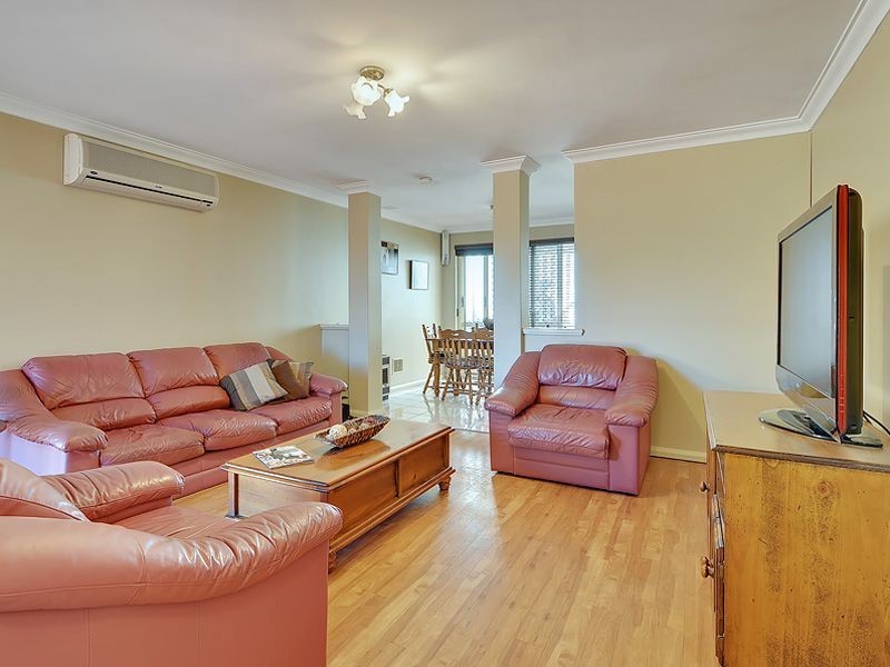 2/4 Trellis Place, Spearwood WA 6163