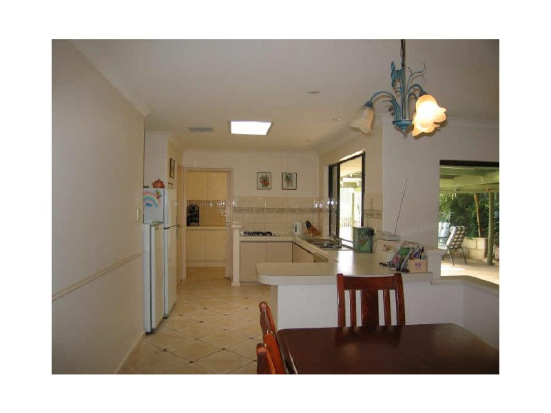 7 Treby Place, Leeming WA 6149