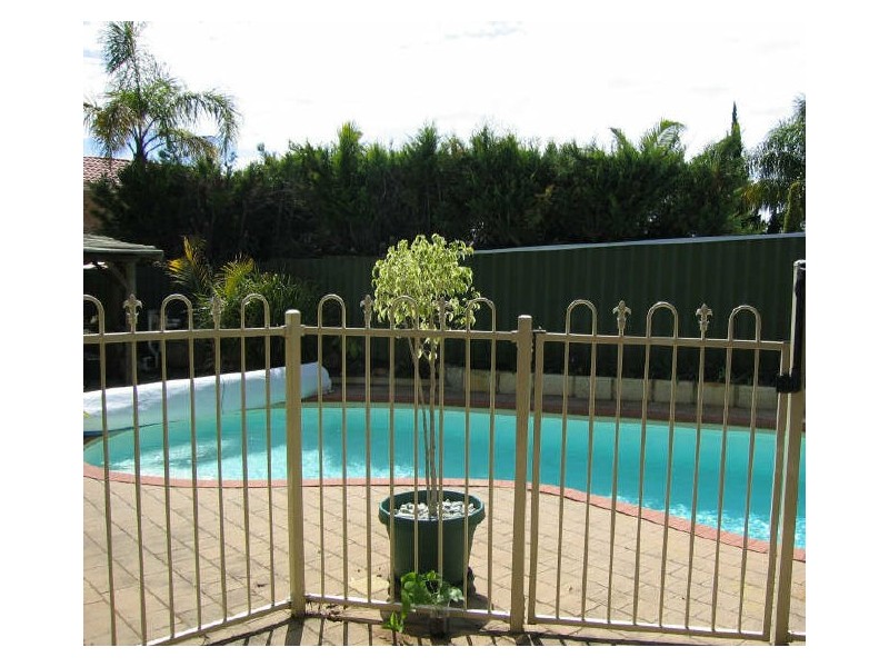 7 Treby Place, Leeming WA 6149