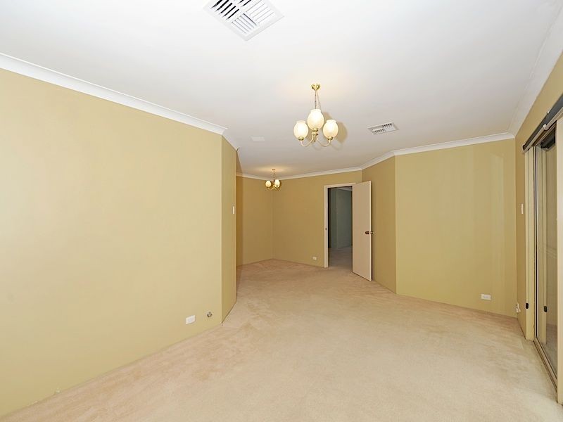 6 Shemels Court, Leeming WA 6149