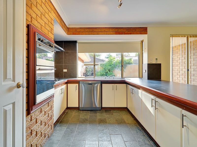 15 Earnshaw Loop, Leeming WA 6149