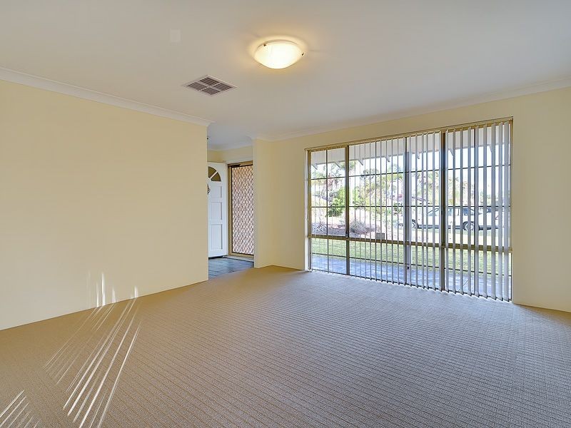 15 Earnshaw Loop, Leeming WA 6149