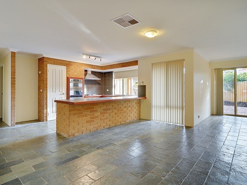 15 Earnshaw Loop, Leeming WA 6149