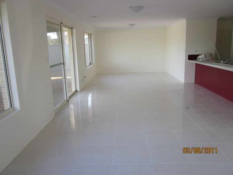2 Westport Link, Leda WA 6170