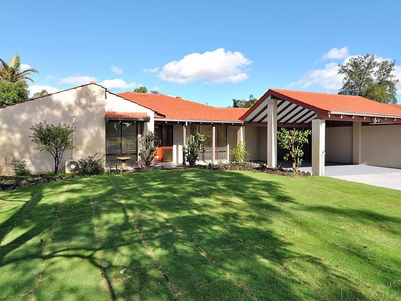 10 Irwin Street, Leeming WA 6149