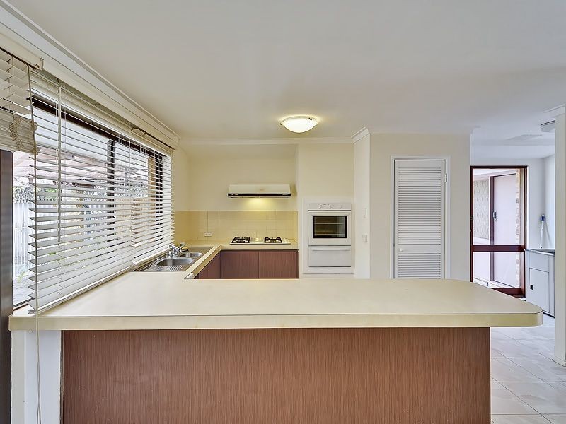 10 Irwin Street, Leeming WA 6149