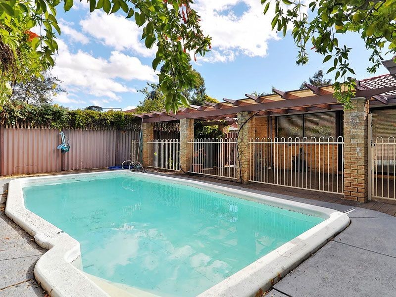 10 Irwin Street, Leeming WA 6149