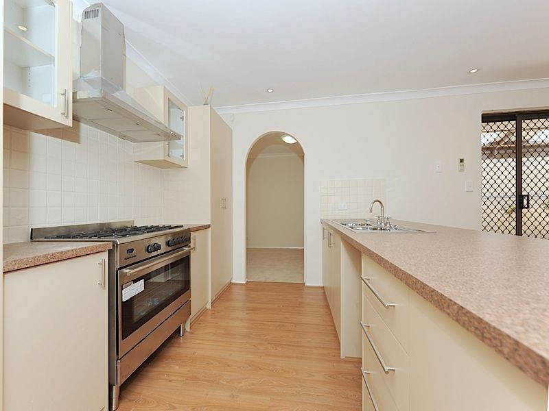 14 Krugger Place, Leeming WA 6149