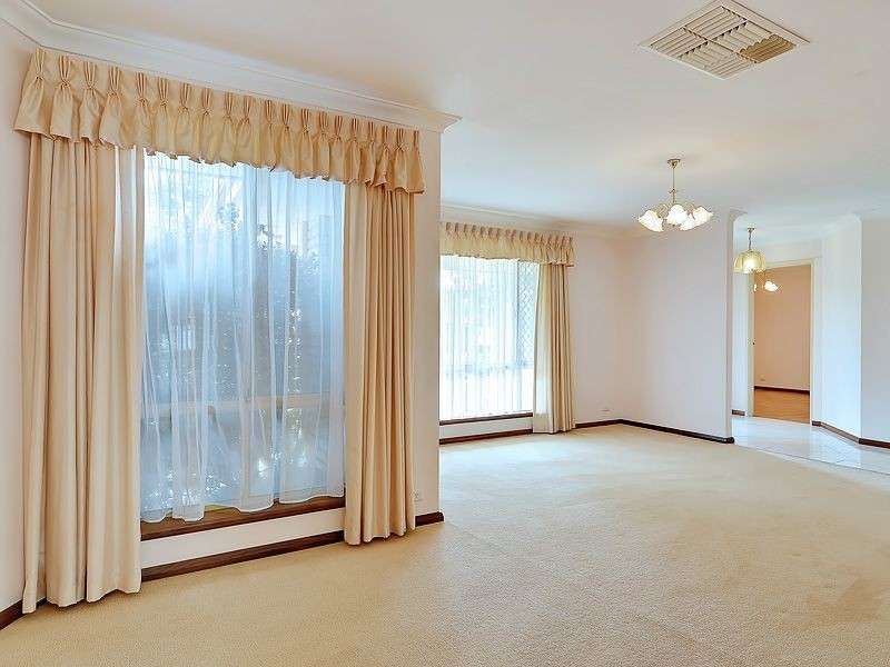 9 Charrington Court, Leeming WA 6149