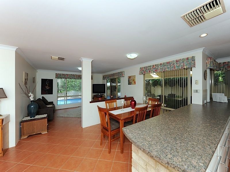 75 Sylvan Crescent, Leeming WA 6149