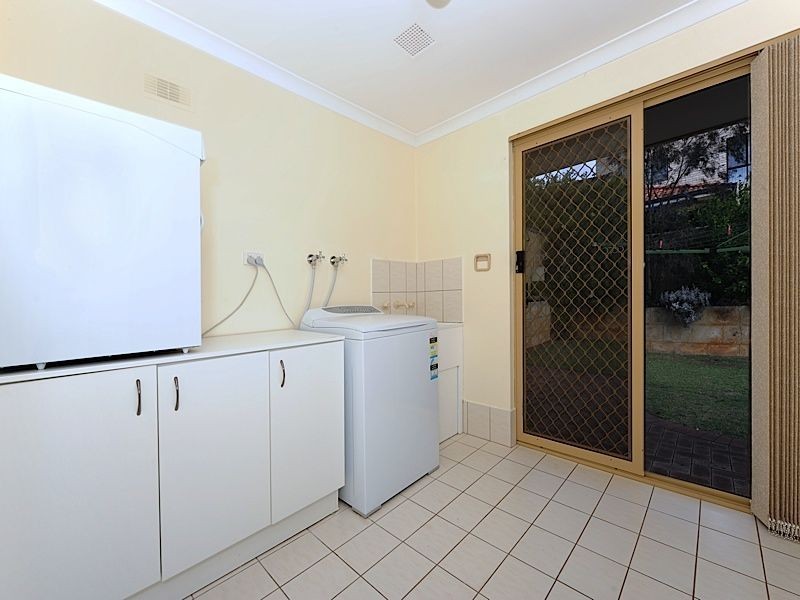 75 Sylvan Crescent, Leeming WA 6149