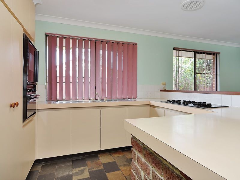 15 Hardwood Rise, Leeming WA 6149
