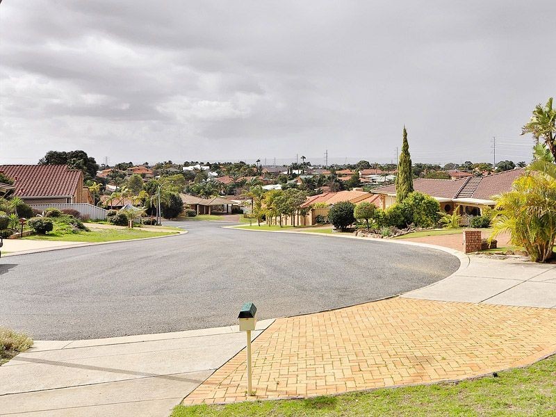 15 Hardwood Rise, Leeming WA 6149