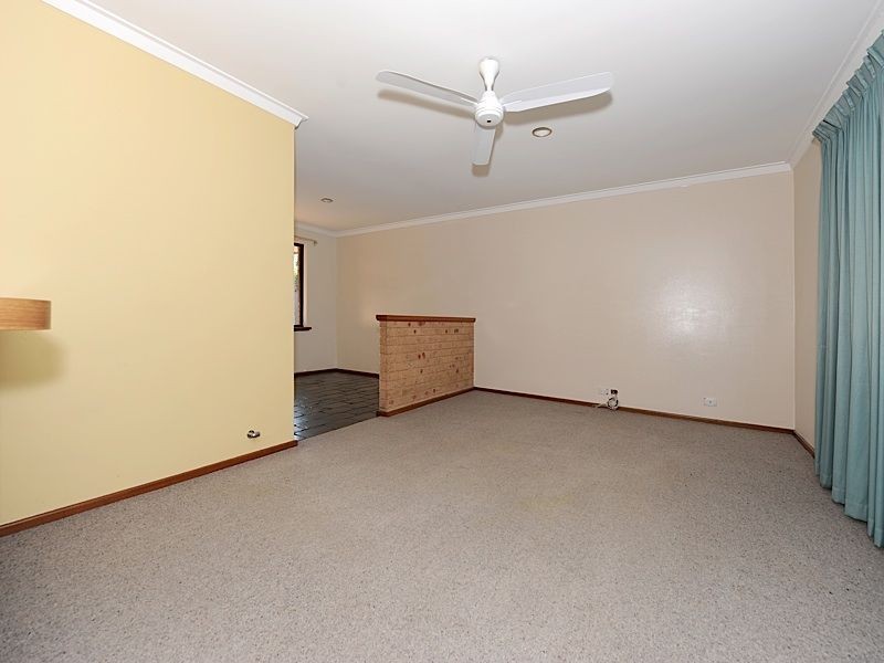 3 Findlay Road, Leeming WA 6149