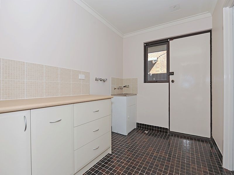 3 Findlay Road, Leeming WA 6149