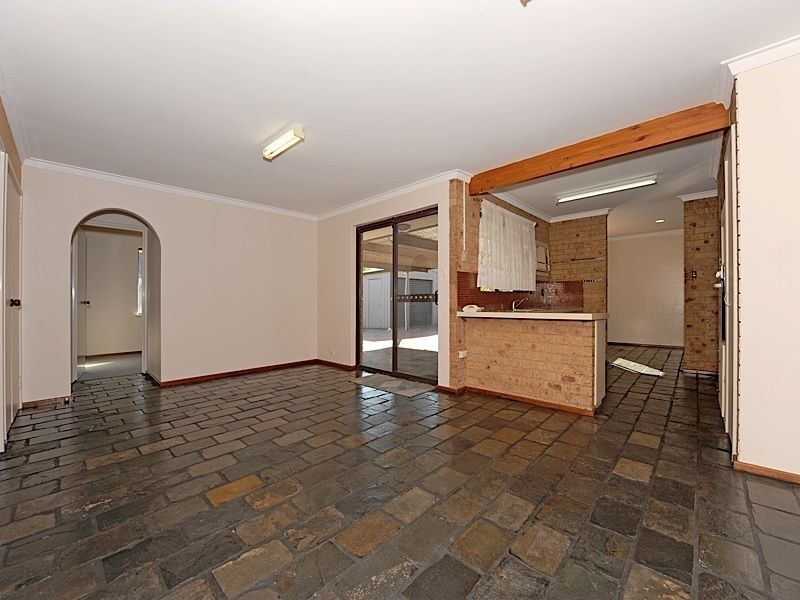 3 Findlay Road, Leeming WA 6149