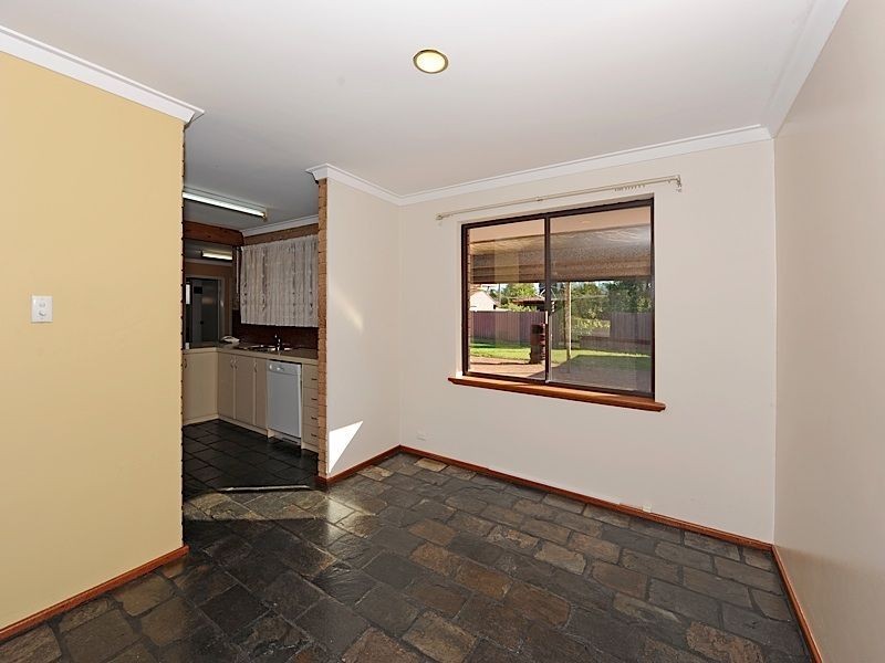 3 Findlay Road, Leeming WA 6149