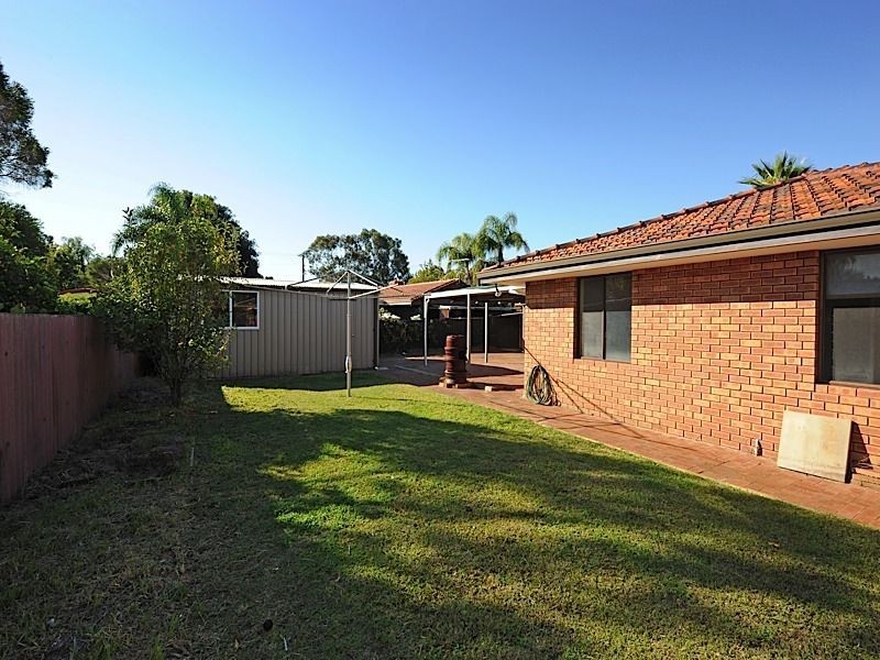 3 Findlay Road, Leeming WA 6149