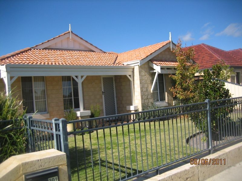 301 Wentworth Parade, Success WA 6164