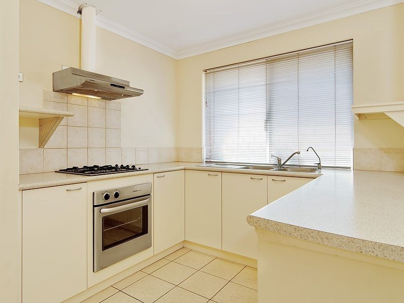 3 Village Lane, Success WA 6164