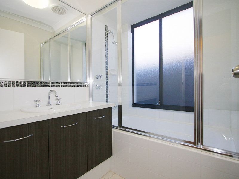 8 Salamanca Boulevard, Seville Grove WA 6112