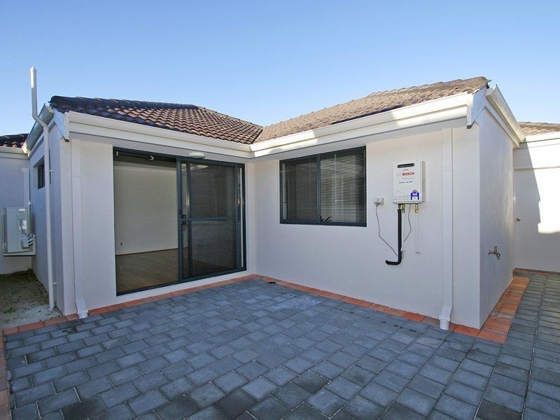 8 Salamanca Boulevard, Seville Grove WA 6112