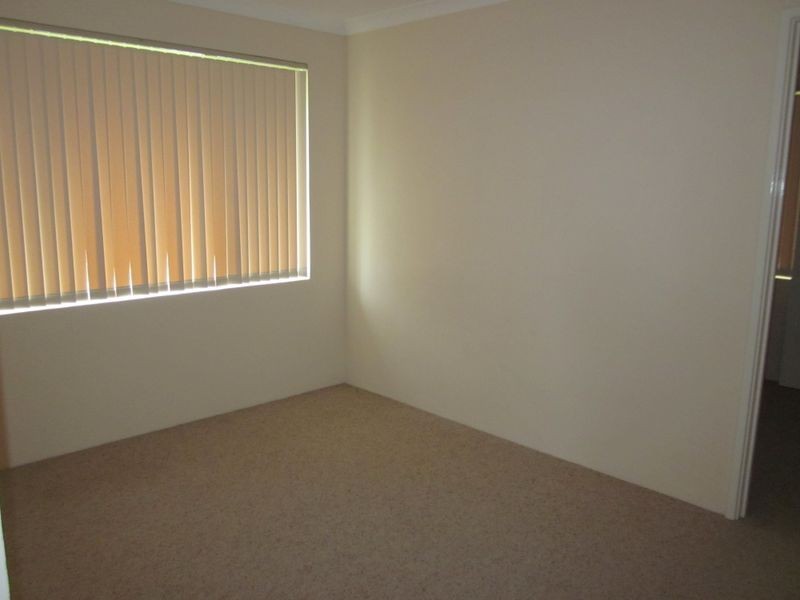 5 Daley Close, Atwell WA 6164