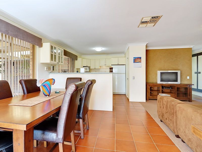 32 Pioneer Drive, Thornlie WA 6108