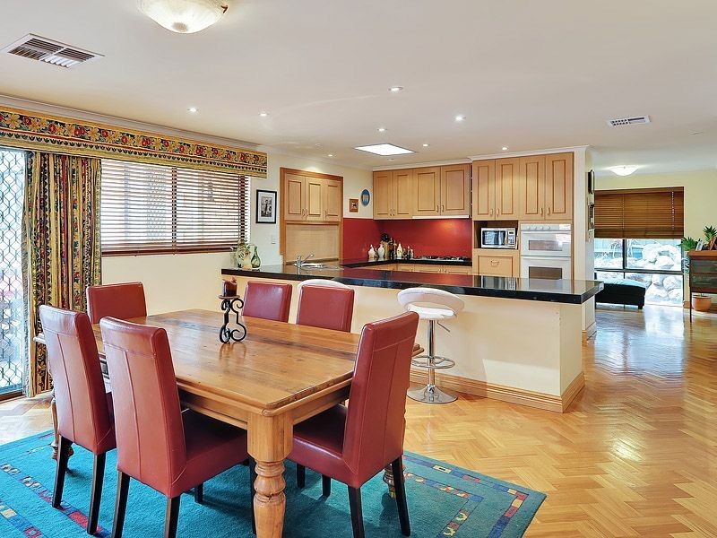 11 Timbrell Way, Leeming WA 6149