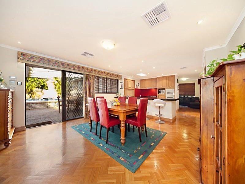 11 Timbrell Way, Leeming WA 6149