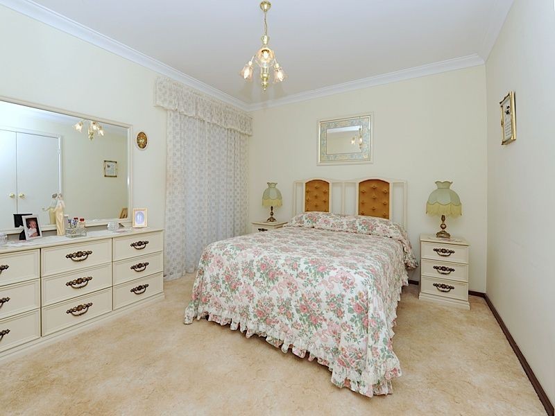 15 Aulberry Parade, Leeming WA 6149