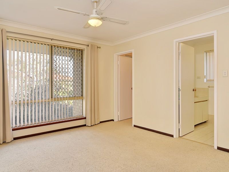 25 Merrifield Circle, Leeming WA 6149