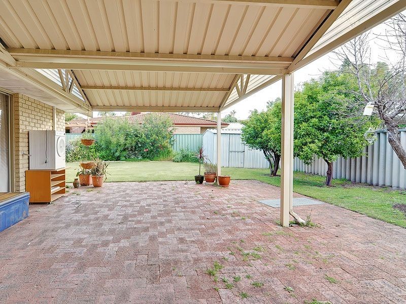 25 Merrifield Circle, Leeming WA 6149
