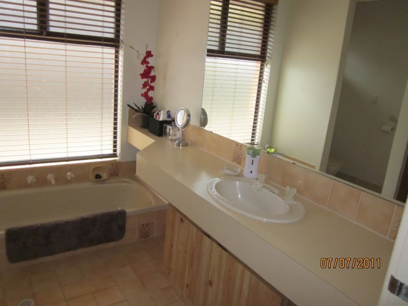 9 Shea Grove, Leeming WA 6149