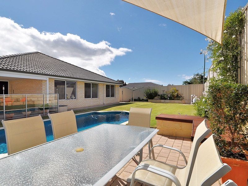 19 Astroloma Drive, Success WA 6164