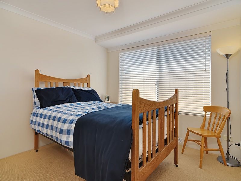 19 Astroloma Drive, Success WA 6164