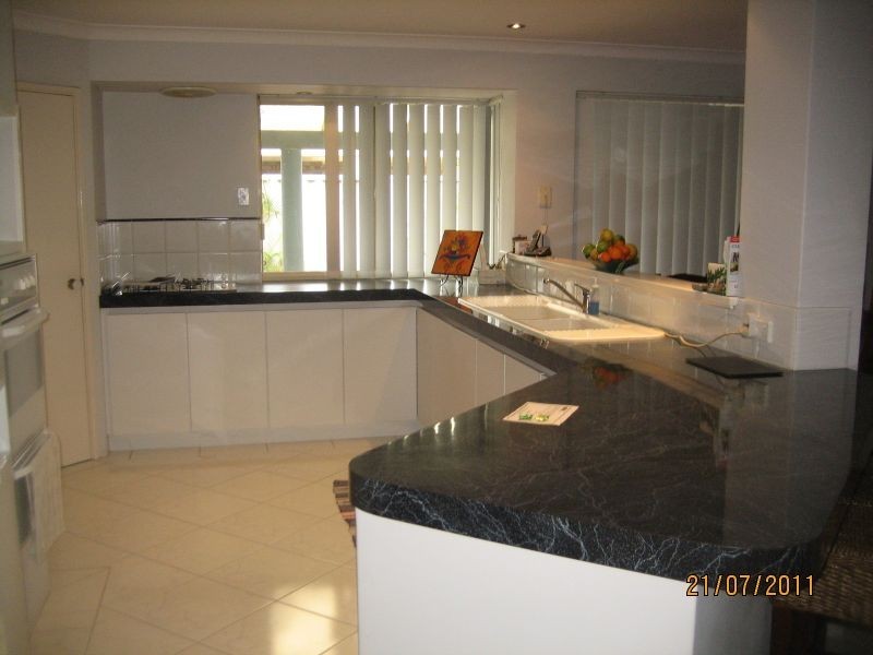 4 Marie Court, Atwell WA 6164