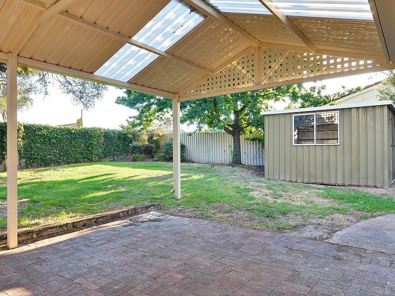 1 Hartfield Crescent, Leeming WA 6149