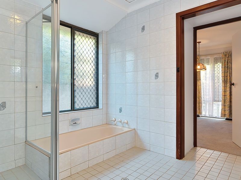 1 Hartfield Crescent, Leeming WA 6149