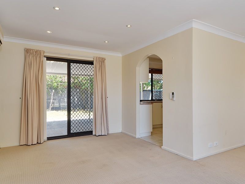 6 Benzie Way, Parkwood WA 6147