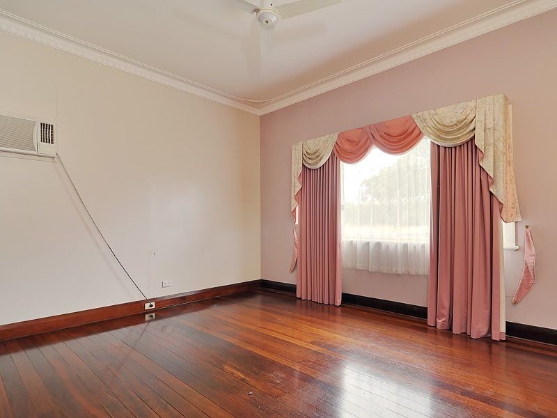 422 Karnup Road, Hopeland WA 6125