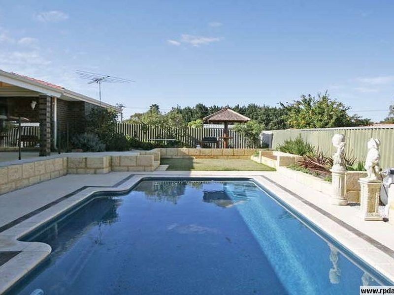 12 Sewell Court, Leeming WA 6149