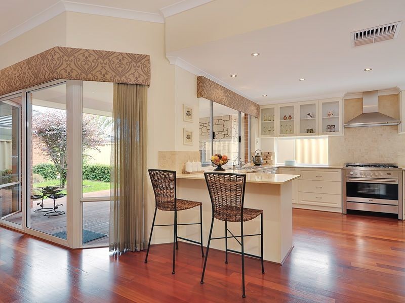 18 Aldenham Drive, Southern River WA 6110